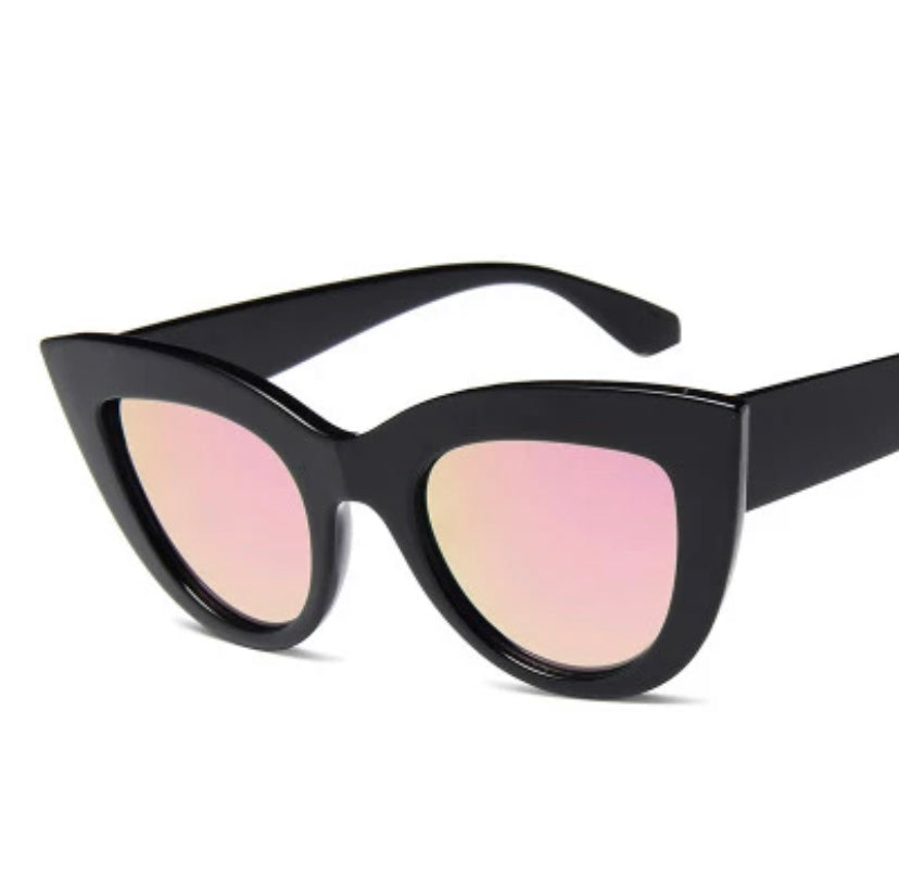 Retro Black Frame Cat Eye Sunglasses
